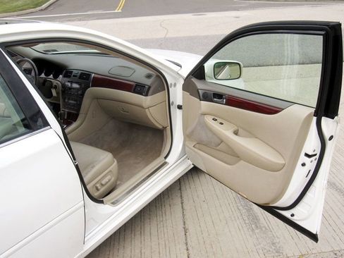 Used 2004 Lexus ES 330 image 21