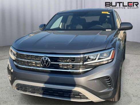 Used 2020 Volkswagen Atlas Cross Sport SE image 3