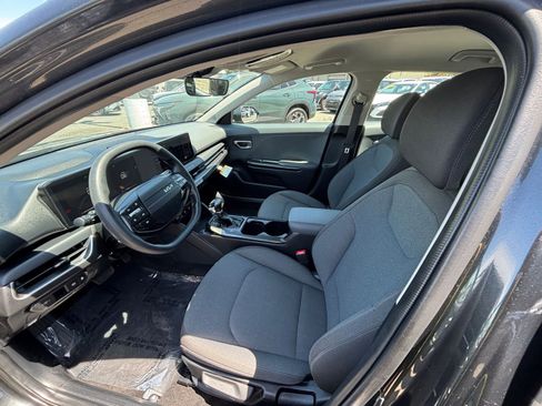 Used 2025 Kia K4 FWD image 25