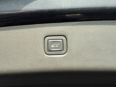 Used 2021 Chevrolet Blazer LT FWD image 24