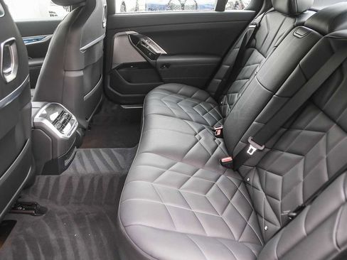 Used 2026 BMW 750e xDrive w/ Premium Package image 14