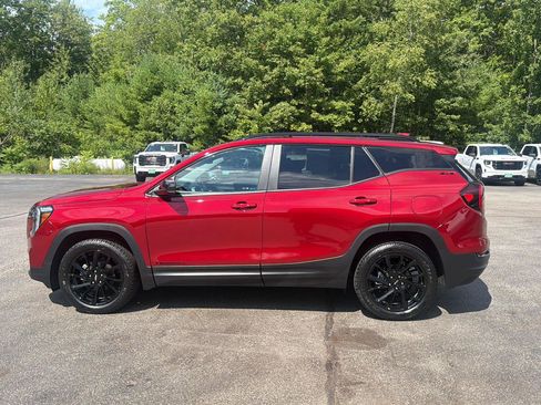 Certified 2025 GMC Terrain Elevation w/ Black Edition AWD/4WD image 2