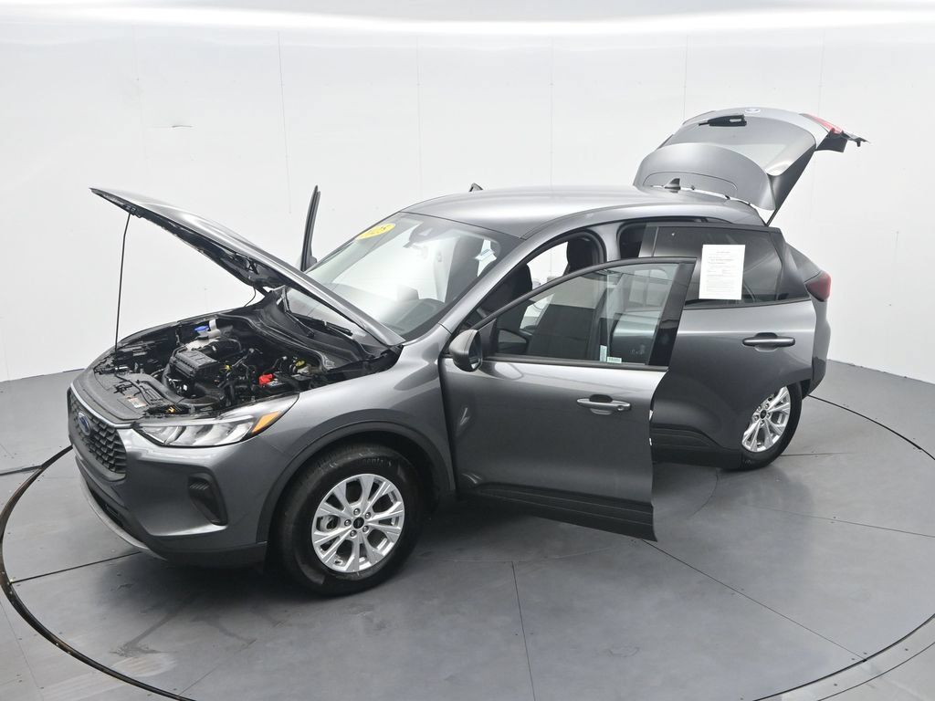 Used 2025 Ford Escape Active AWD/4WD image 47