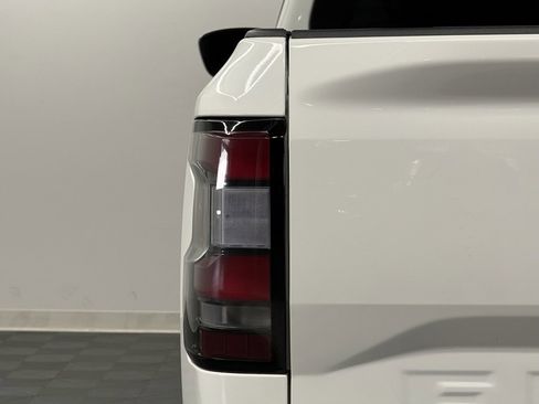 Used 2022 Nissan Frontier S w/ Technology Package image 9