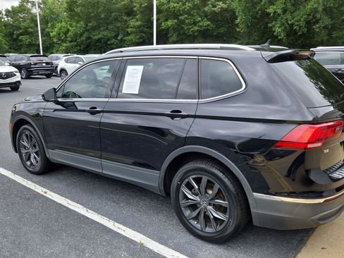 Used 2022 Volkswagen Tiguan SE FWD image 10