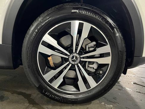 Certified 2025 Mercedes-Benz GLB 250 4MATIC image 9