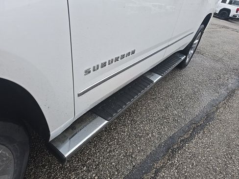 Used 2018 Chevrolet Suburban LT w/ LT Signature Package image 11