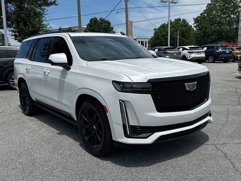 Used 2023 Cadillac Escalade Sport Platinum AWD/4WD image 3