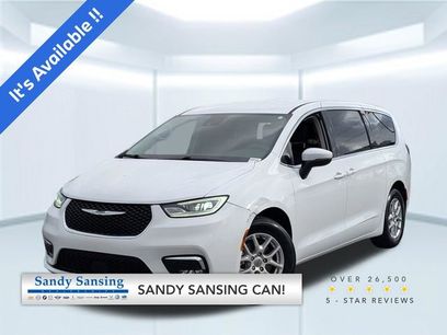 Used 2023 Chrysler Pacifica Touring-L
