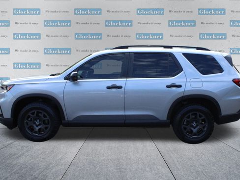 Used 2025 Honda Pilot TrailSport image 10