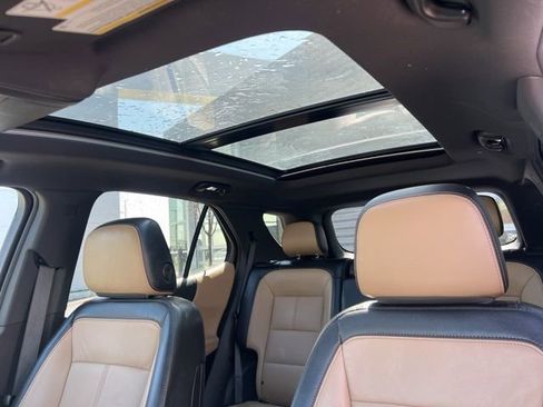 Used 2023 Chevrolet Equinox Premier image 23