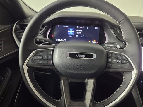 New 2026 Jeep Grand Cherokee Limited RWD image 11