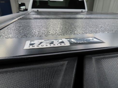 Used 2024 GMC Sierra 3500 SLE w/ SLE Convenience Package image 33