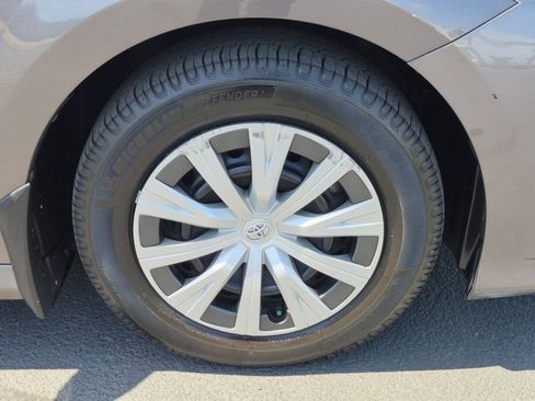 Used 2019 Toyota Camry LE FWD image 22