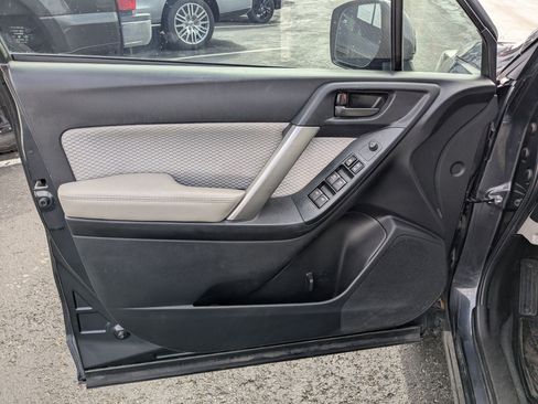 Used 2018 Subaru Forester 2.5i Premium image 14