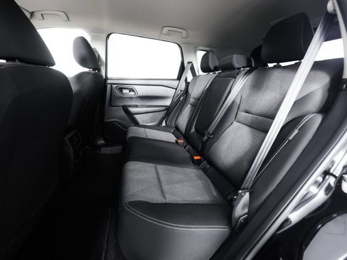 Used 2025 Nissan Rogue SV FWD image 17