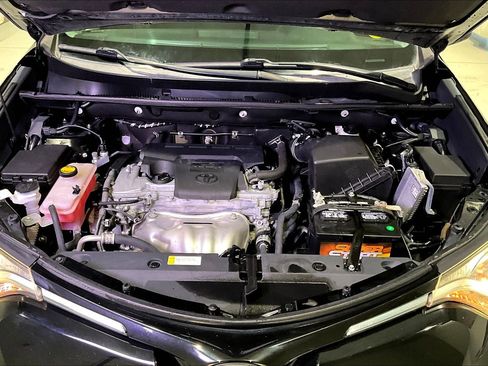 Used 2017 Toyota RAV4 LE AWD/4WD image 30