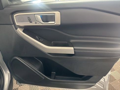 Used 2024 Ford Explorer Limited image 29