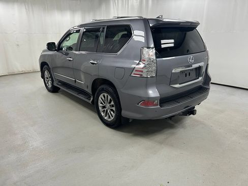 Used 2017 Lexus GX 460 Luxury w/ Preferred Accessory Package AWD/4WD image 6