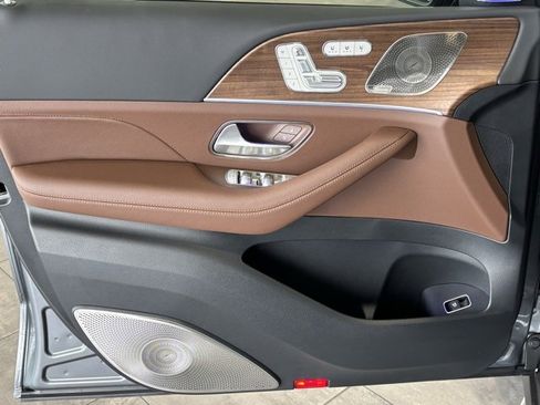 New 2025 Mercedes-Benz GLS 580 4MATIC image 10
