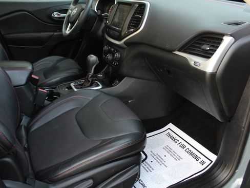 Used 2015 Jeep Cherokee Trailhawk w/ Comfort/Convenience Group image 17