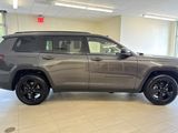 Used 2023 Jeep Grand Cherokee L Laredo image 3