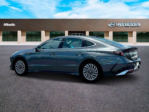Used 2025 Hyundai Sonata SEL FWD image 4