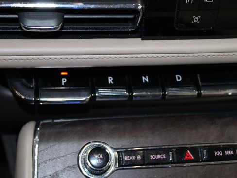 Used 2023 Lincoln Aviator Reserve w/ Equipment Group 201A image 32