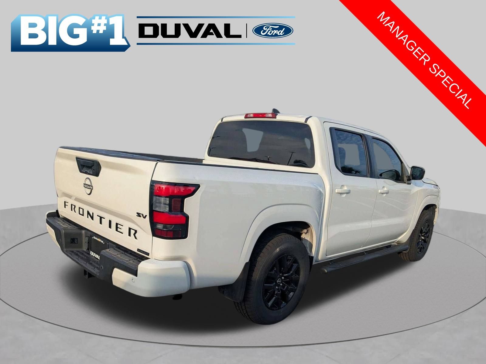 Used 2023 Nissan Frontier SV w/ Midnight Edition Package RWD image 4