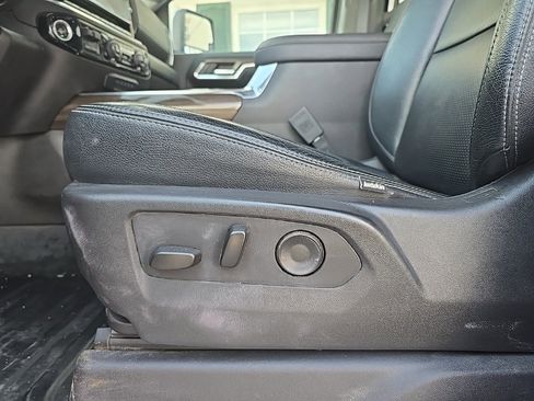 Used 2024 Chevrolet Silverado 3500 LT w/ Convenience Package image 14