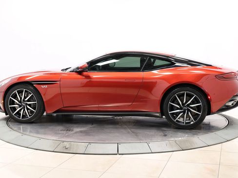 Used 2018 Aston Martin DB11 V12 RWD image 7