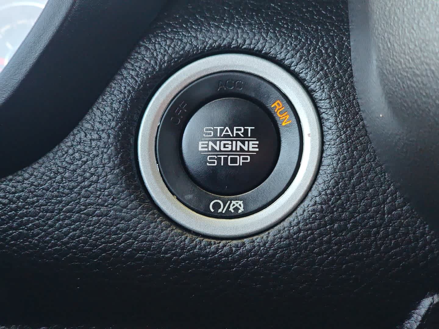 Used 2024 RAM 1500 Laramie RWD image 10