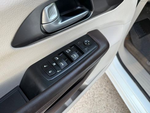 Used 2017 Chrysler Pacifica LX image 22