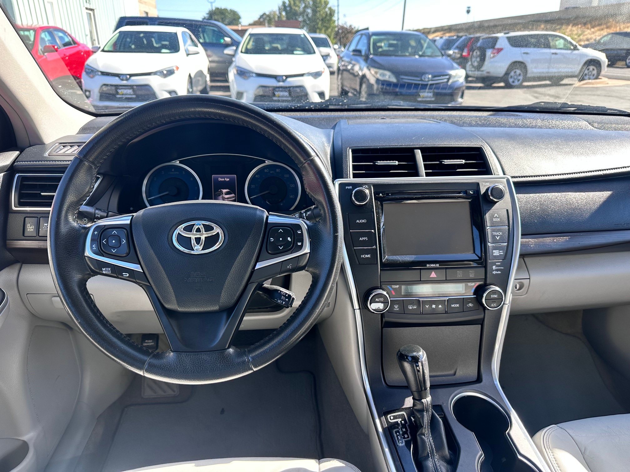 Used 2016 Toyota Camry XLE w/ Moonroof Package FWD image 7