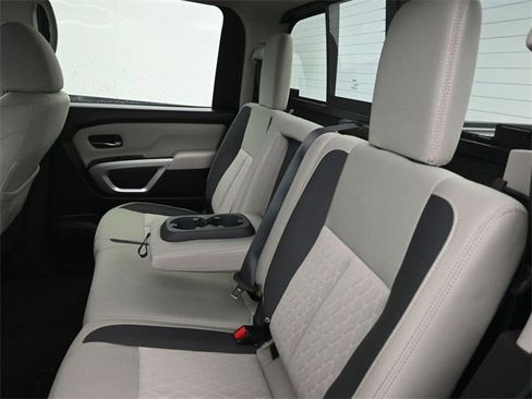Used 2024 Nissan Titan SV w/ SV Convenience Package image 23