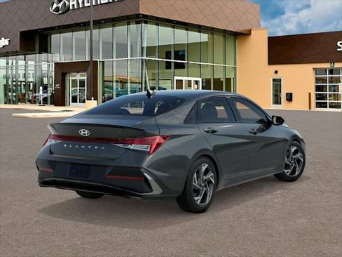 New 2026 Hyundai Elantra SEL Sport FWD image 4