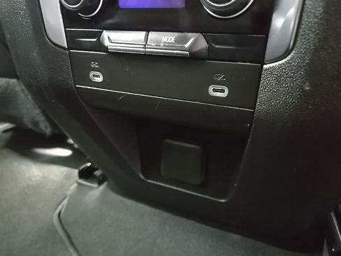 Used 2024 Chevrolet Suburban LT image 79