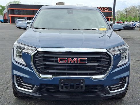 Used 2024 GMC Terrain SLE FWD image 28