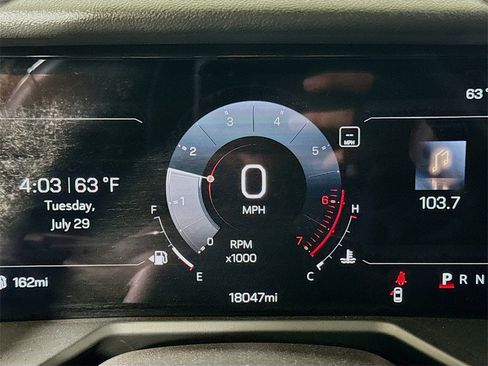 Used 2025 GMC Acadia Elevation image 10