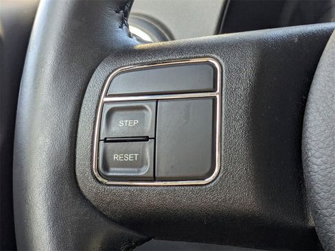 Used 2016 Jeep Patriot High Altitude image 30