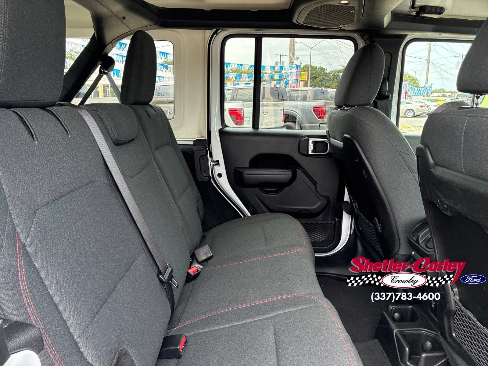 Used 2025 Jeep Wrangler Unlimited Rubicon AWD/4WD image 14