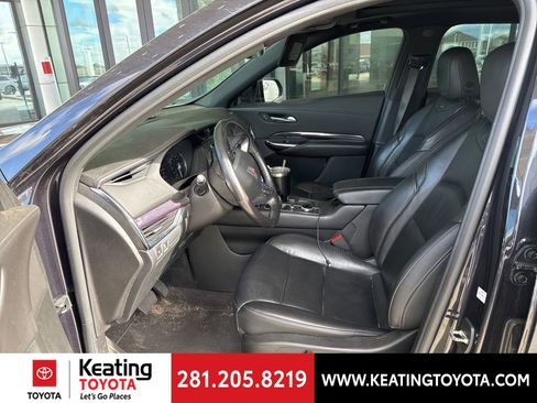 Used 2023 Cadillac XT4 Luxury w/ Cold Weather Package image 14