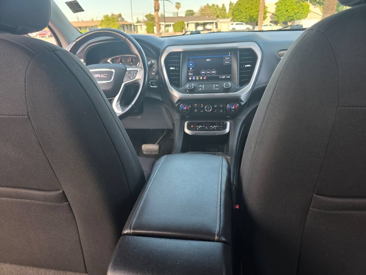 Used 2020 GMC Acadia SLE FWD image 29