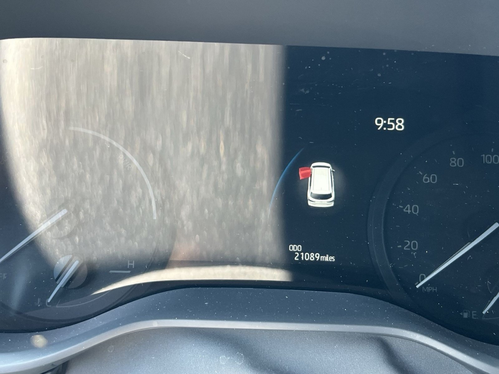 Used 2025 Toyota Sienna LE FWD image 14