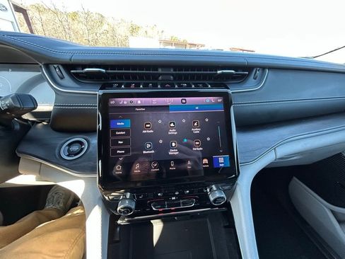 Used 2021 Jeep Grand Cherokee L Overland w/ Luxury Tech Group IV image 39