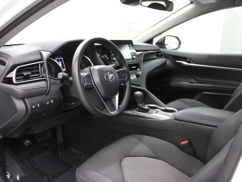 Used 2021 Toyota Camry LE FWD image 7