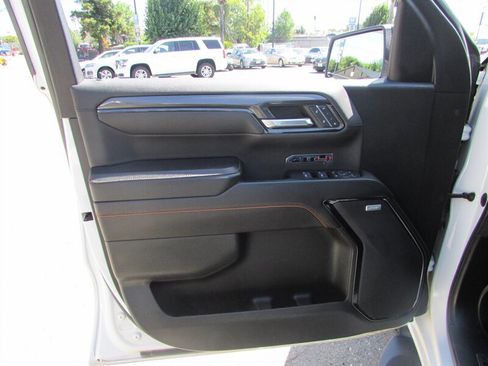Used 2023 GMC Sierra 1500 AT4 w/ Technology Package AWD/4WD image 10