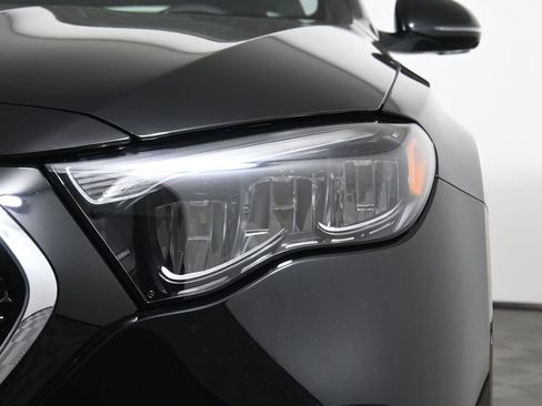 Certified 2025 Mercedes-Benz E 350 4MATIC Sedan image 10