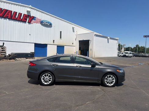Used 2019 Ford Fusion SE FWD image 8