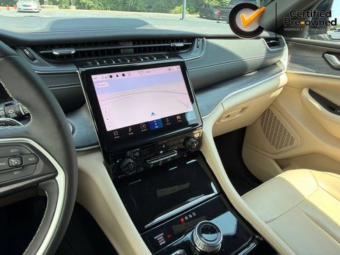 Certified 2023 Jeep Grand Cherokee Limited w/ Black Appearance Package AWD/4WD image 66